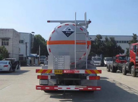 SLS5320GFWC5Q型解放前四后八腐蝕性物品罐式運輸車 SLS5320GFWC5Q型解放前四后八腐蝕性物品罐式運輸車